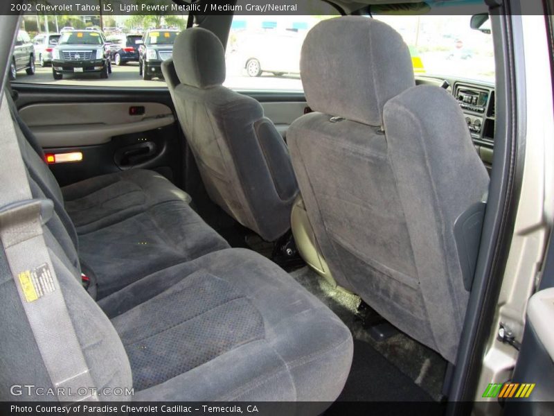 Light Pewter Metallic / Medium Gray/Neutral 2002 Chevrolet Tahoe LS