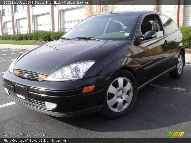 Pitch Black / Medium Graphite 2002 Ford Focus ZX3 Coupe