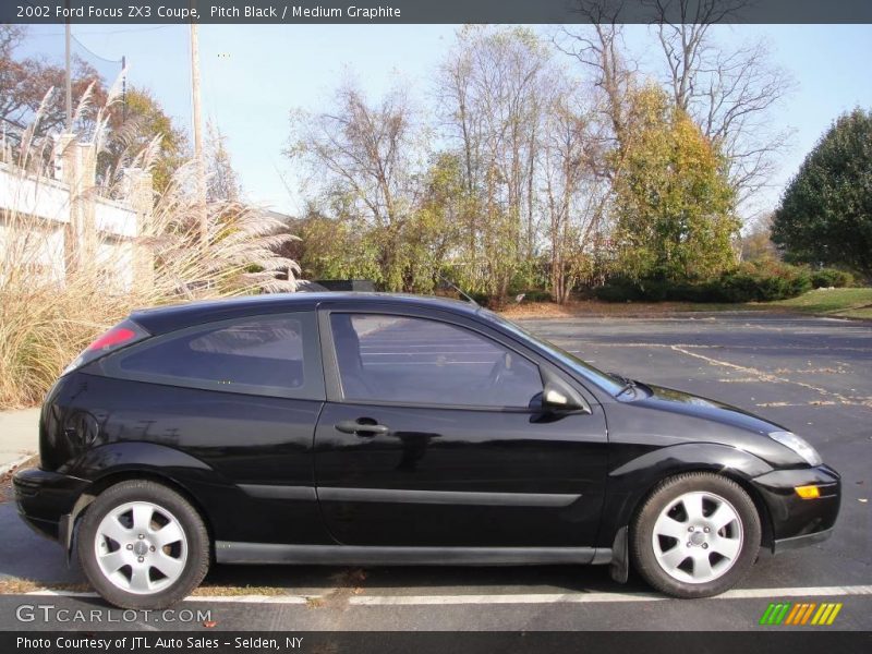 Pitch Black / Medium Graphite 2002 Ford Focus ZX3 Coupe