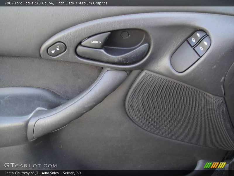 Pitch Black / Medium Graphite 2002 Ford Focus ZX3 Coupe