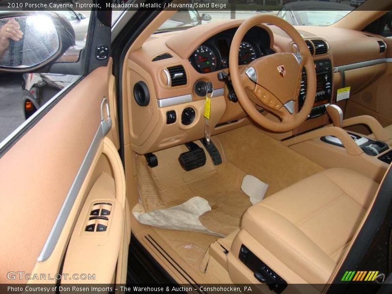 Macadamia Metallic / Havanna/Sand Beige 2010 Porsche Cayenne Tiptronic