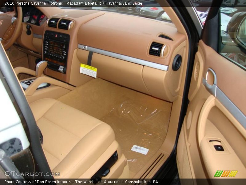 Macadamia Metallic / Havanna/Sand Beige 2010 Porsche Cayenne Tiptronic