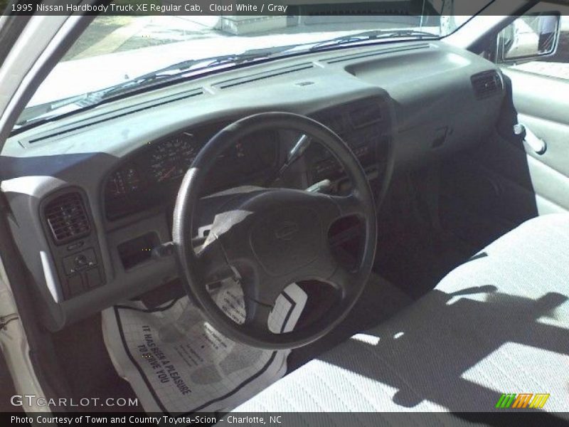 Cloud White / Gray 1995 Nissan Hardbody Truck XE Regular Cab