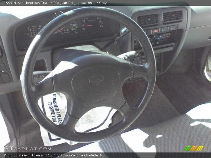 Cloud White / Gray 1995 Nissan Hardbody Truck XE Regular Cab