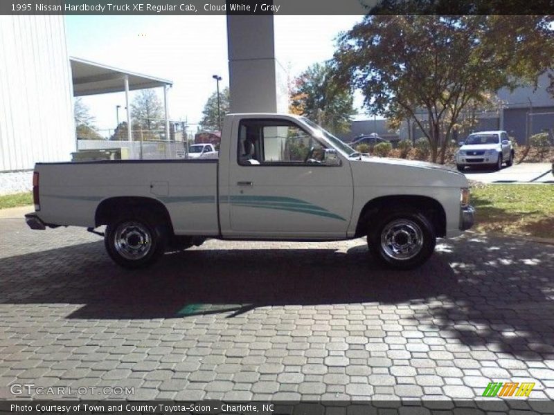 Cloud White / Gray 1995 Nissan Hardbody Truck XE Regular Cab