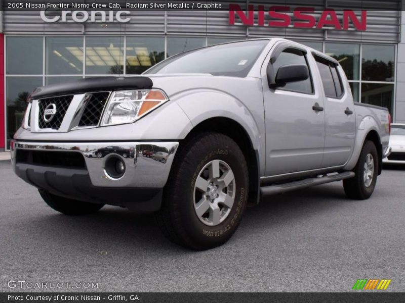 Radiant Silver Metallic / Graphite 2005 Nissan Frontier Nismo Crew Cab