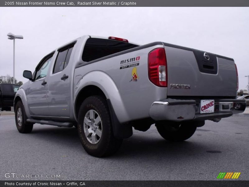 Radiant Silver Metallic / Graphite 2005 Nissan Frontier Nismo Crew Cab