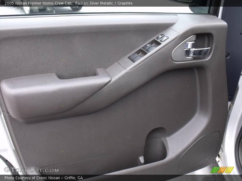 Radiant Silver Metallic / Graphite 2005 Nissan Frontier Nismo Crew Cab