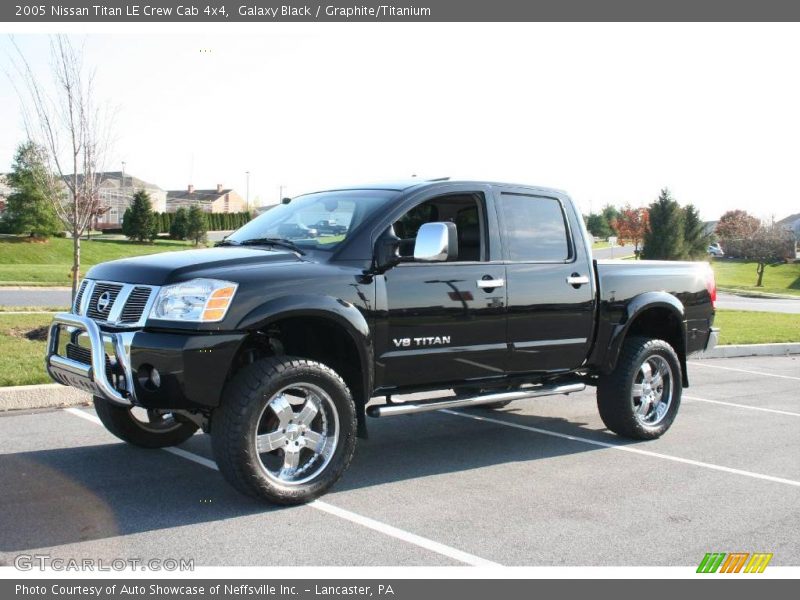 Galaxy Black / Graphite/Titanium 2005 Nissan Titan LE Crew Cab 4x4