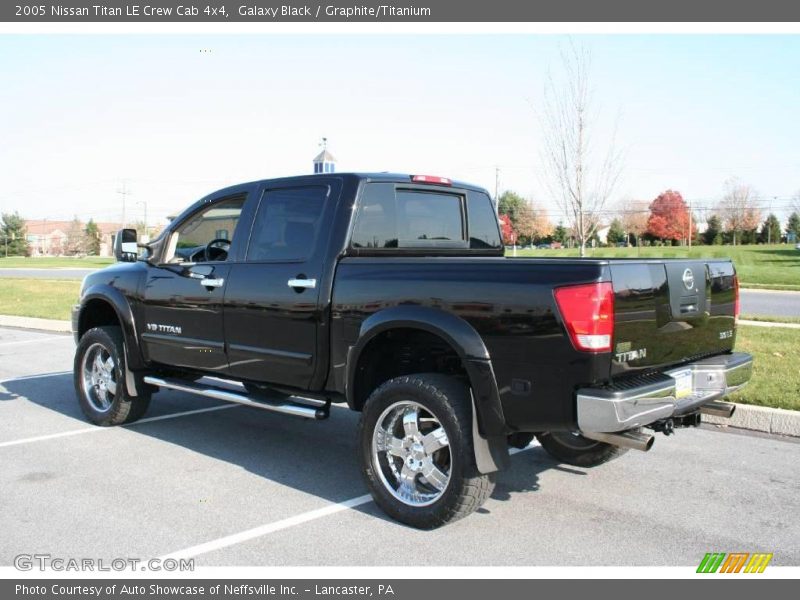 Galaxy Black / Graphite/Titanium 2005 Nissan Titan LE Crew Cab 4x4