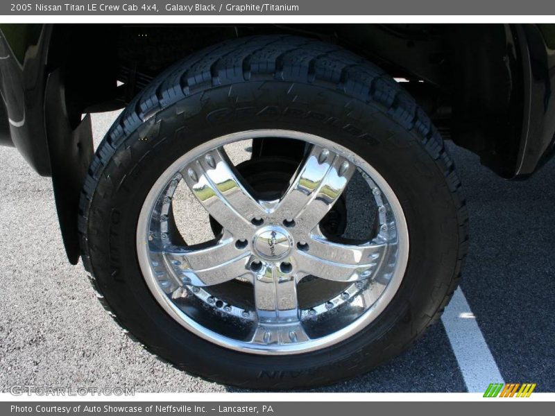 Galaxy Black / Graphite/Titanium 2005 Nissan Titan LE Crew Cab 4x4