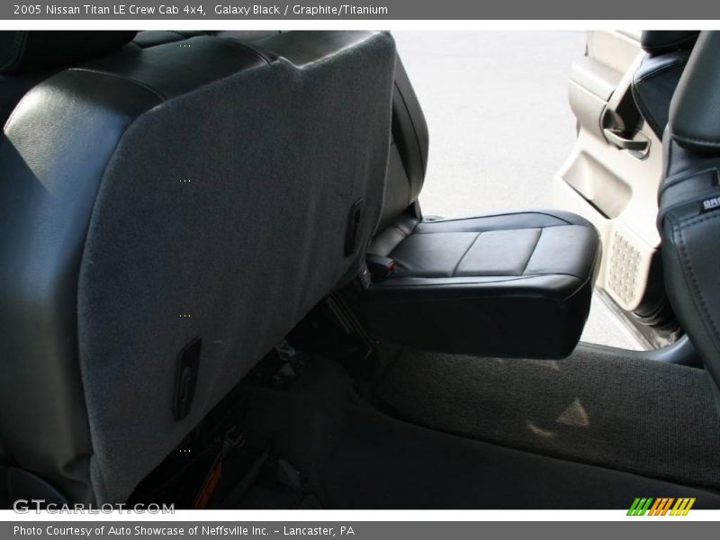 Galaxy Black / Graphite/Titanium 2005 Nissan Titan LE Crew Cab 4x4