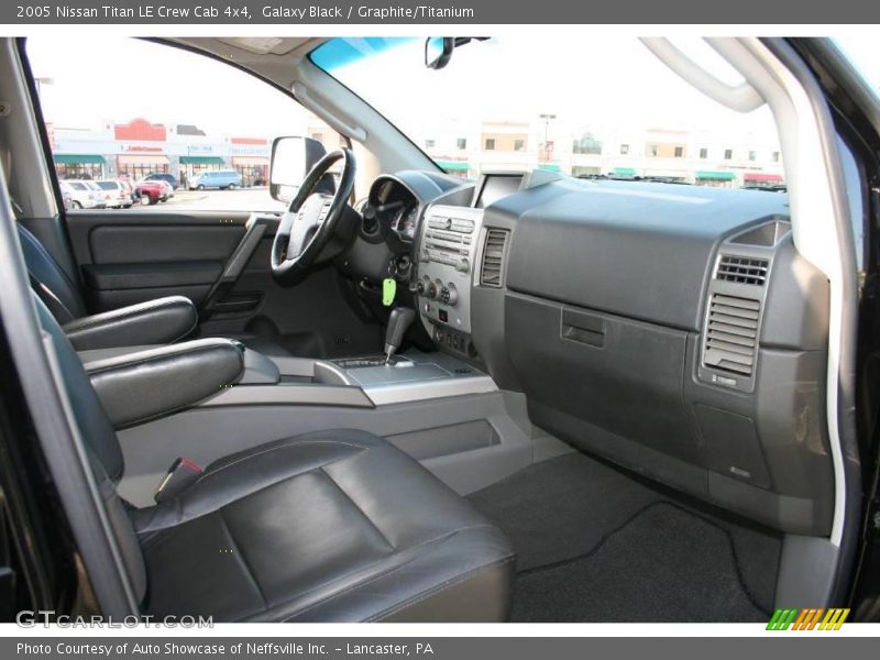 Galaxy Black / Graphite/Titanium 2005 Nissan Titan LE Crew Cab 4x4