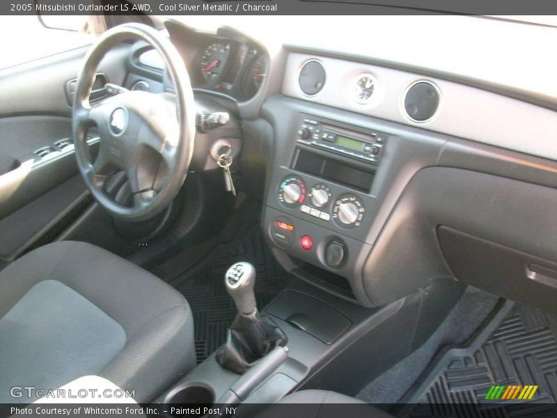 Cool Silver Metallic / Charcoal 2005 Mitsubishi Outlander LS AWD