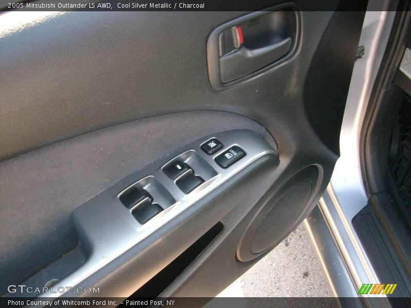 Cool Silver Metallic / Charcoal 2005 Mitsubishi Outlander LS AWD