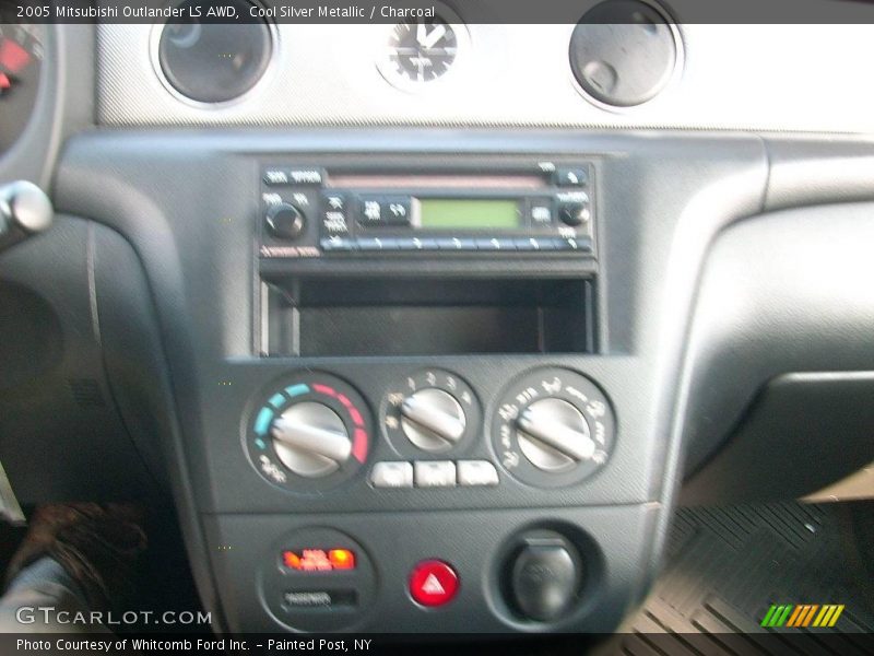 Cool Silver Metallic / Charcoal 2005 Mitsubishi Outlander LS AWD