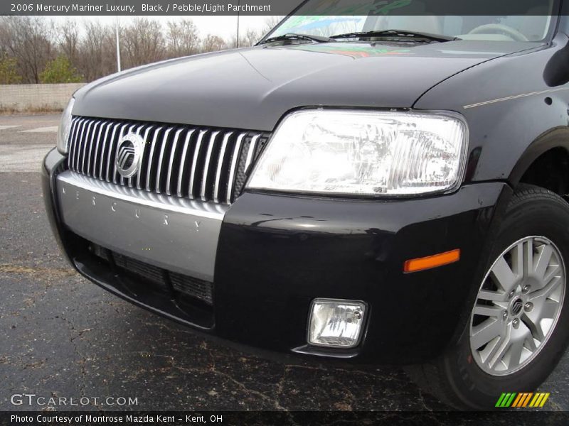 Black / Pebble/Light Parchment 2006 Mercury Mariner Luxury