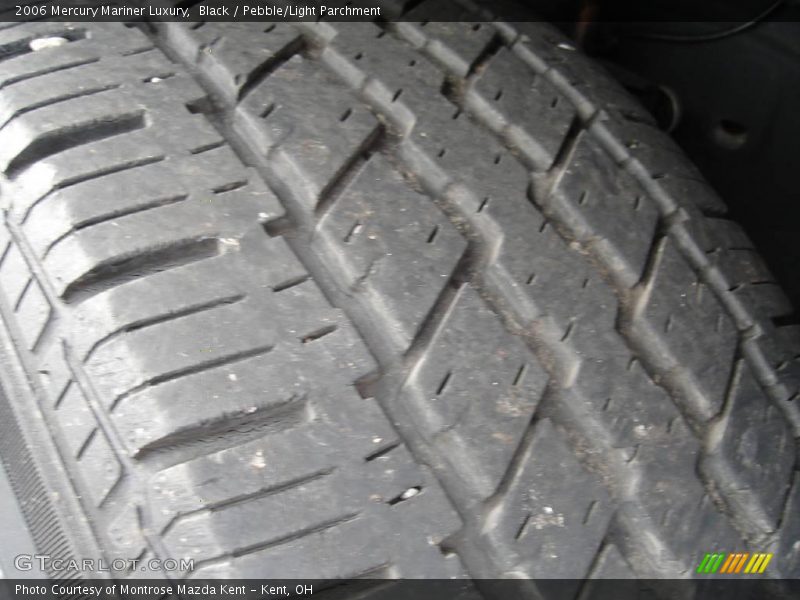 Black / Pebble/Light Parchment 2006 Mercury Mariner Luxury