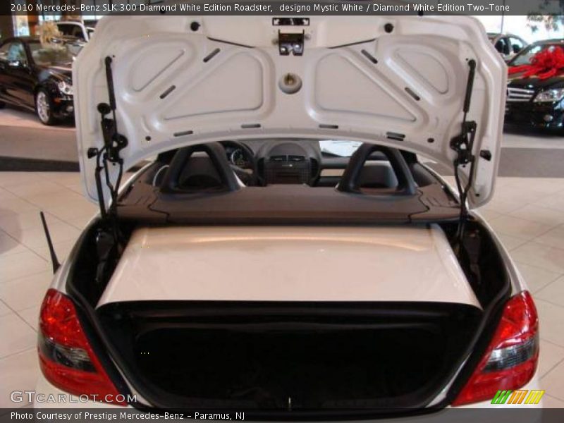 designo Mystic White / Diamond White Edition Two-Tone 2010 Mercedes-Benz SLK 300 Diamond White Edition Roadster