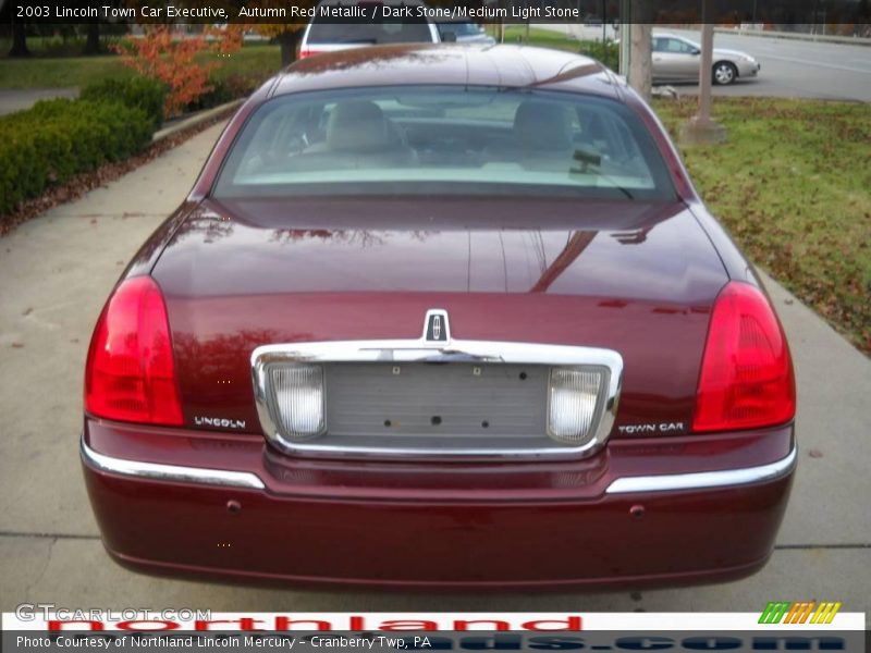 Autumn Red Metallic / Dark Stone/Medium Light Stone 2003 Lincoln Town Car Executive