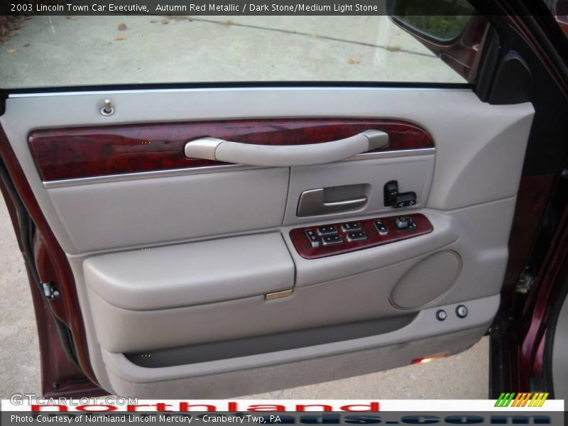Autumn Red Metallic / Dark Stone/Medium Light Stone 2003 Lincoln Town Car Executive