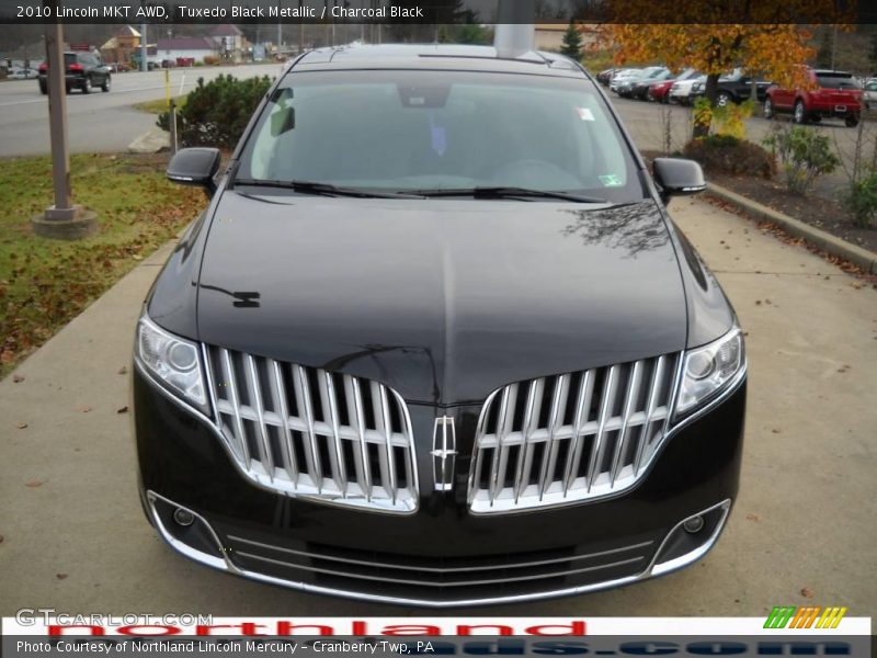 Tuxedo Black Metallic / Charcoal Black 2010 Lincoln MKT AWD