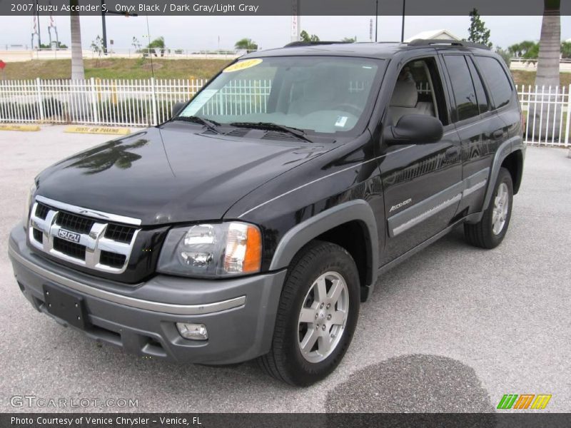 Onyx Black / Dark Gray/Light Gray 2007 Isuzu Ascender S