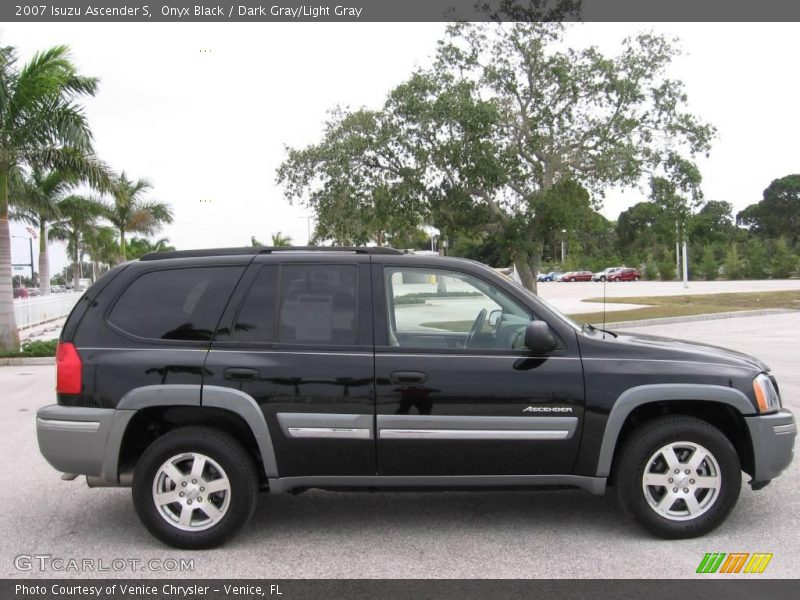 Onyx Black / Dark Gray/Light Gray 2007 Isuzu Ascender S