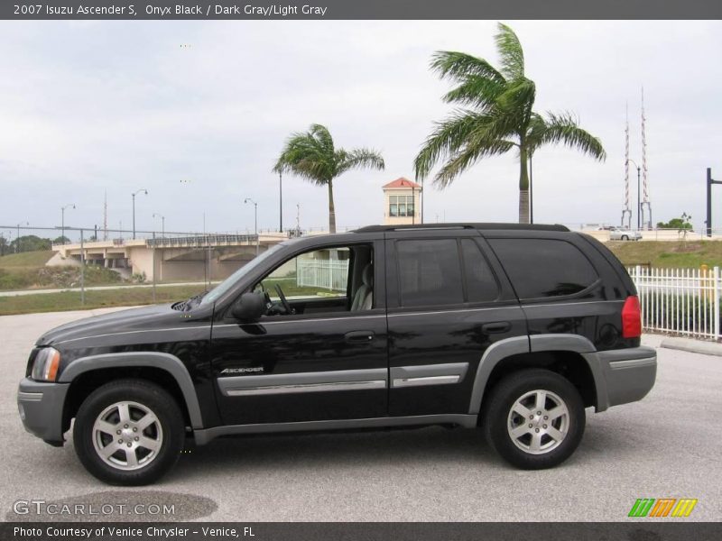 Onyx Black / Dark Gray/Light Gray 2007 Isuzu Ascender S