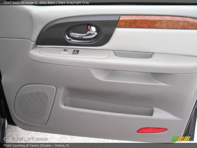 Onyx Black / Dark Gray/Light Gray 2007 Isuzu Ascender S