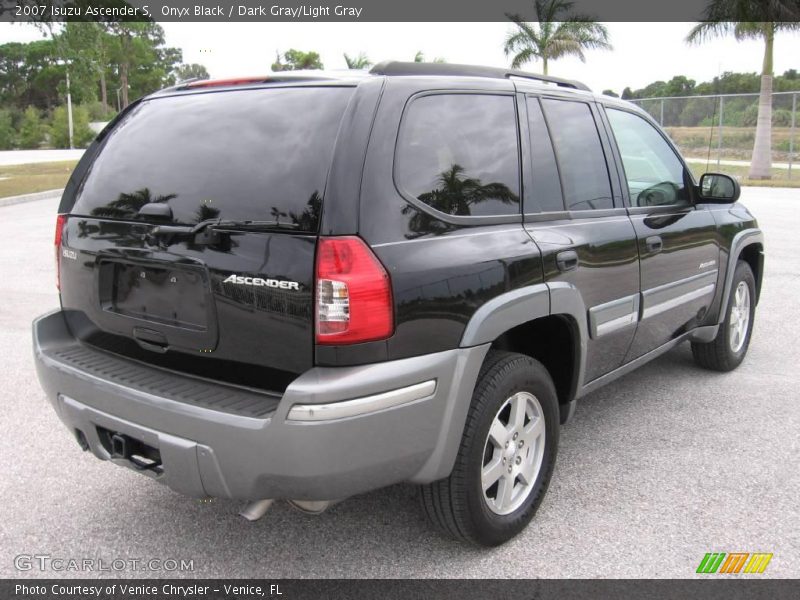 Onyx Black / Dark Gray/Light Gray 2007 Isuzu Ascender S