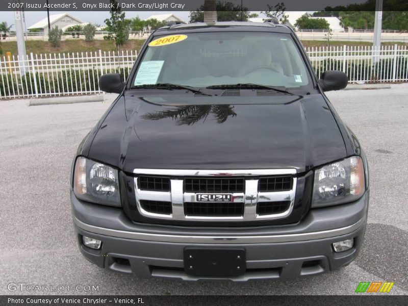 Onyx Black / Dark Gray/Light Gray 2007 Isuzu Ascender S