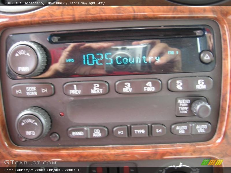 Onyx Black / Dark Gray/Light Gray 2007 Isuzu Ascender S