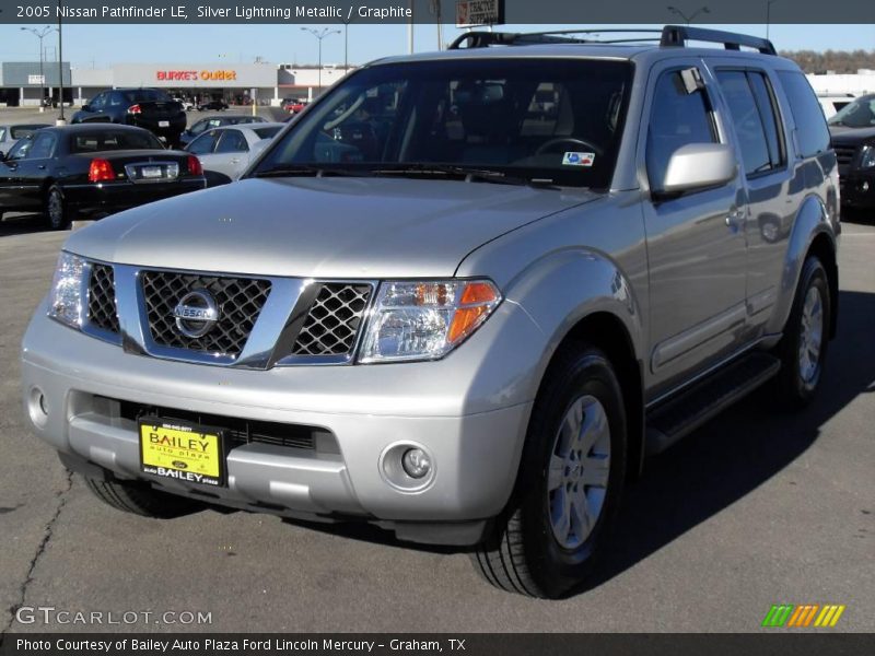 Silver Lightning Metallic / Graphite 2005 Nissan Pathfinder LE