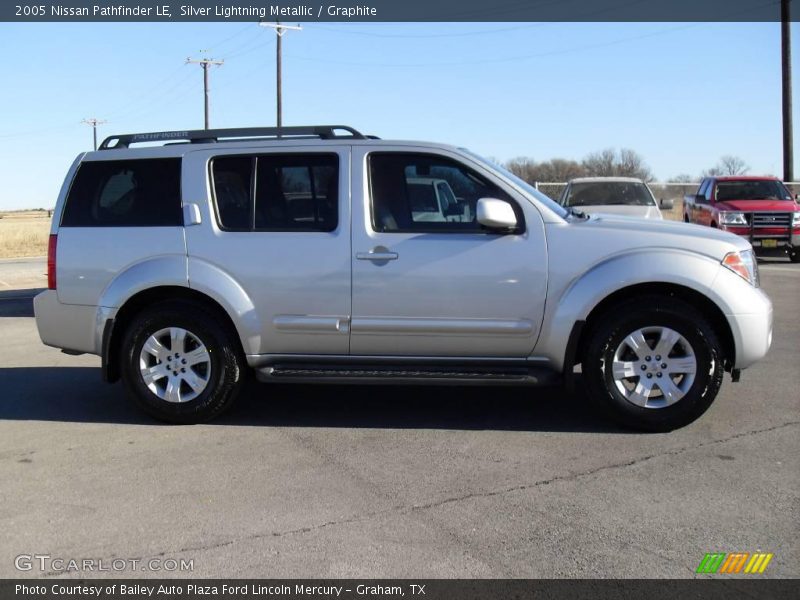 Silver Lightning Metallic / Graphite 2005 Nissan Pathfinder LE