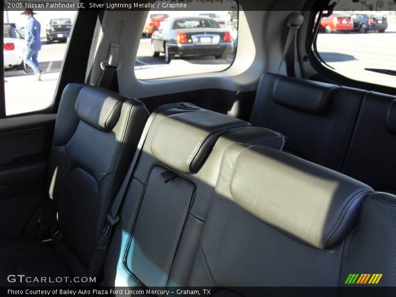 Silver Lightning Metallic / Graphite 2005 Nissan Pathfinder LE