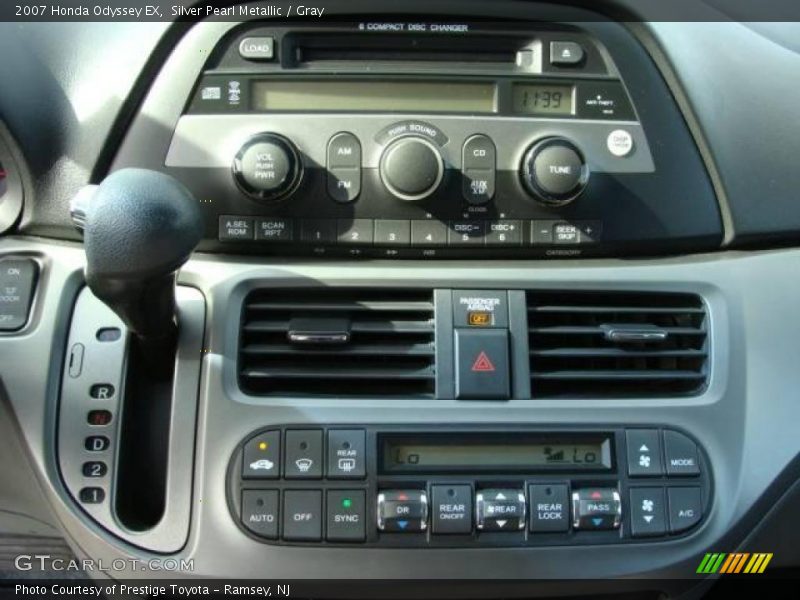 Silver Pearl Metallic / Gray 2007 Honda Odyssey EX