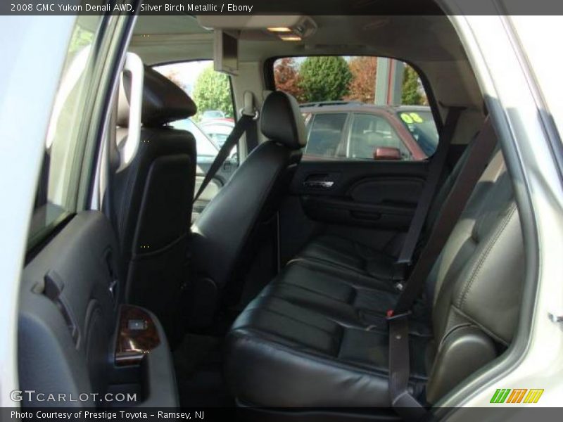 Silver Birch Metallic / Ebony 2008 GMC Yukon Denali AWD