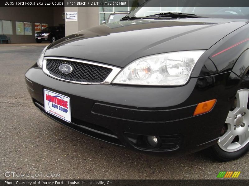 Pitch Black / Dark Flint/Light Flint 2005 Ford Focus ZX3 SES Coupe