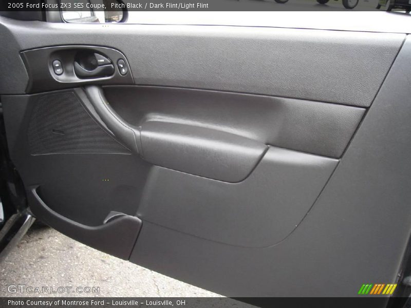 Pitch Black / Dark Flint/Light Flint 2005 Ford Focus ZX3 SES Coupe