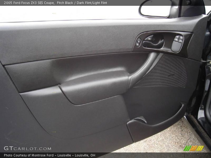 Pitch Black / Dark Flint/Light Flint 2005 Ford Focus ZX3 SES Coupe