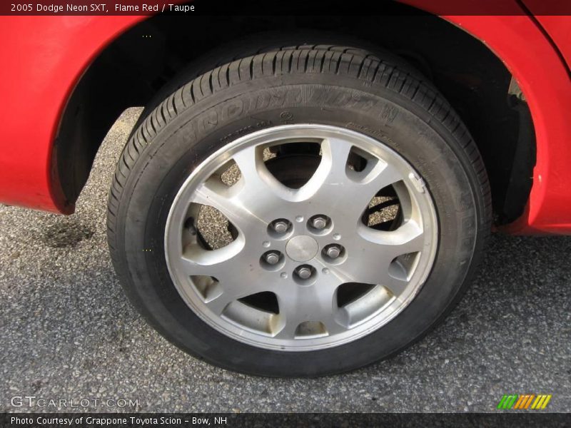 Flame Red / Taupe 2005 Dodge Neon SXT