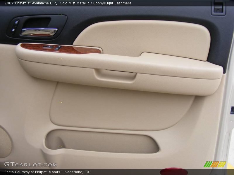 Gold Mist Metallic / Ebony/Light Cashmere 2007 Chevrolet Avalanche LTZ