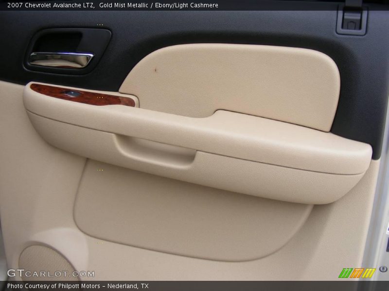 Gold Mist Metallic / Ebony/Light Cashmere 2007 Chevrolet Avalanche LTZ