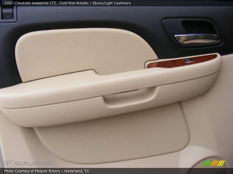 Gold Mist Metallic / Ebony/Light Cashmere 2007 Chevrolet Avalanche LTZ
