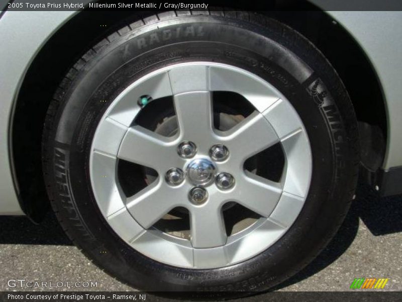 Millenium Silver Metallic / Gray/Burgundy 2005 Toyota Prius Hybrid