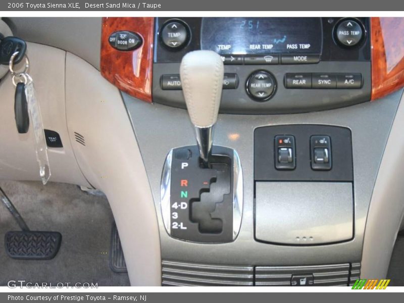 Desert Sand Mica / Taupe 2006 Toyota Sienna XLE