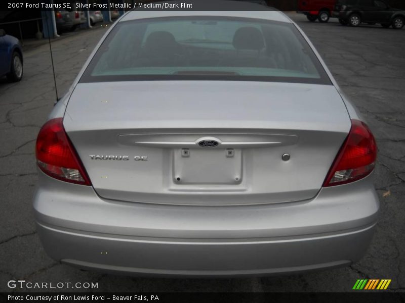 Silver Frost Metallic / Medium/Dark Flint 2007 Ford Taurus SE