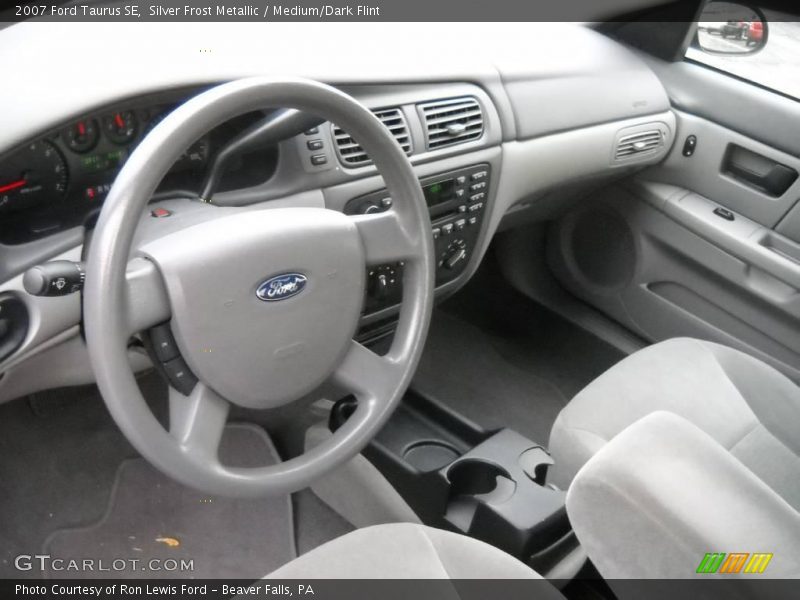 Silver Frost Metallic / Medium/Dark Flint 2007 Ford Taurus SE