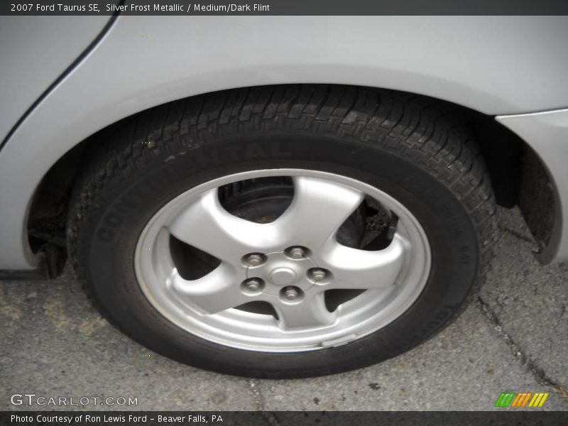 Silver Frost Metallic / Medium/Dark Flint 2007 Ford Taurus SE